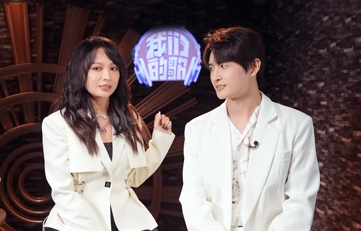 《我们的歌4》b组盲选高能不断,林志炫黄霄云组成高