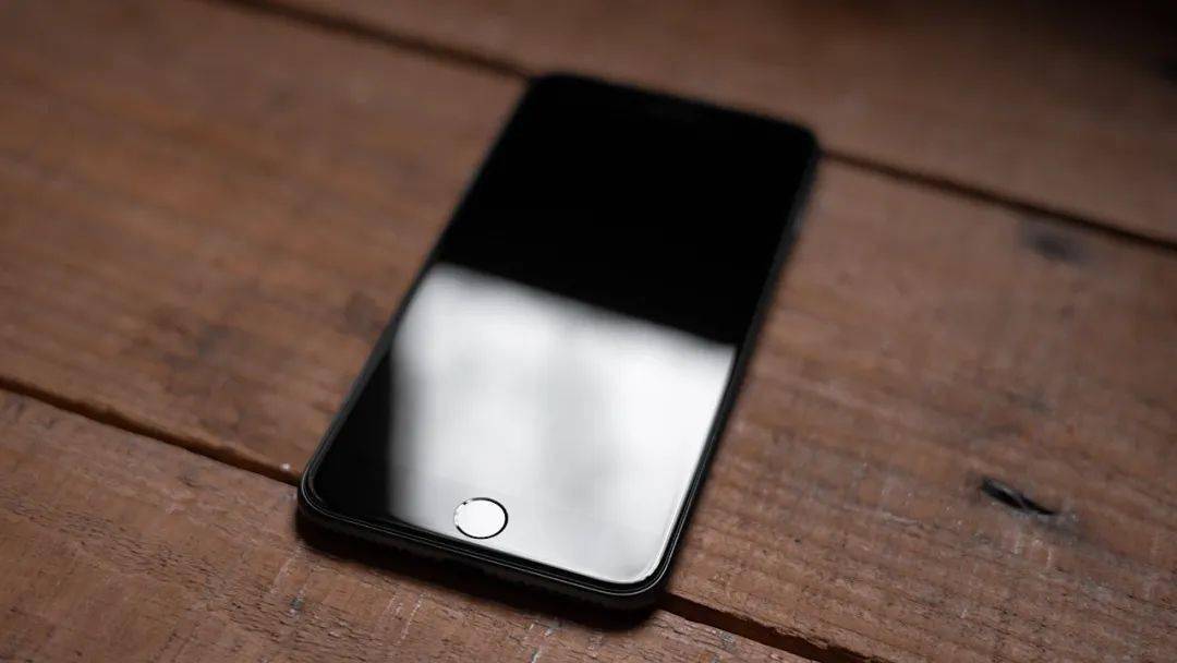 iPhone 15 全系灵动岛，苹果测试屏下指纹