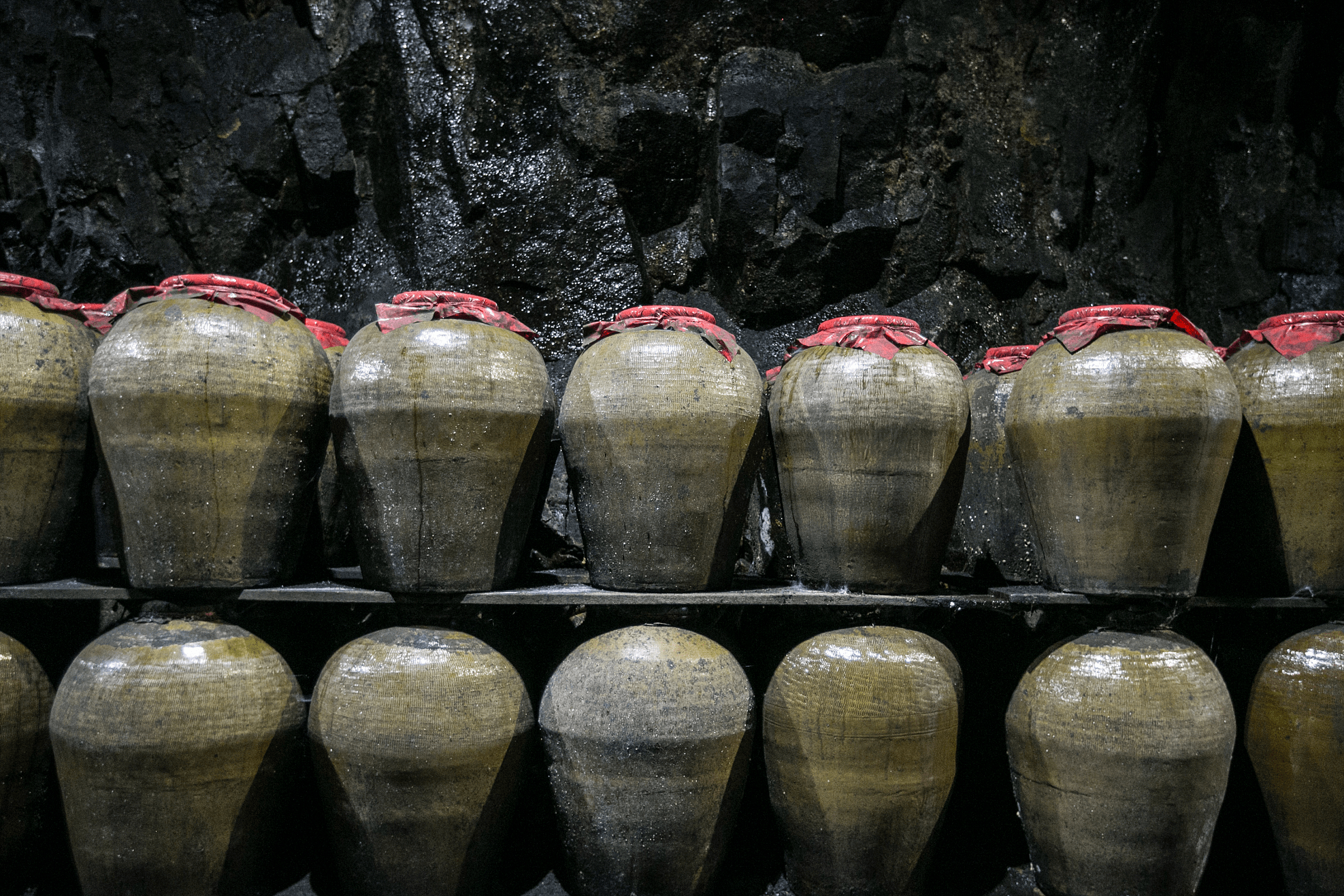 河北大爷40年前藏了一坛酒