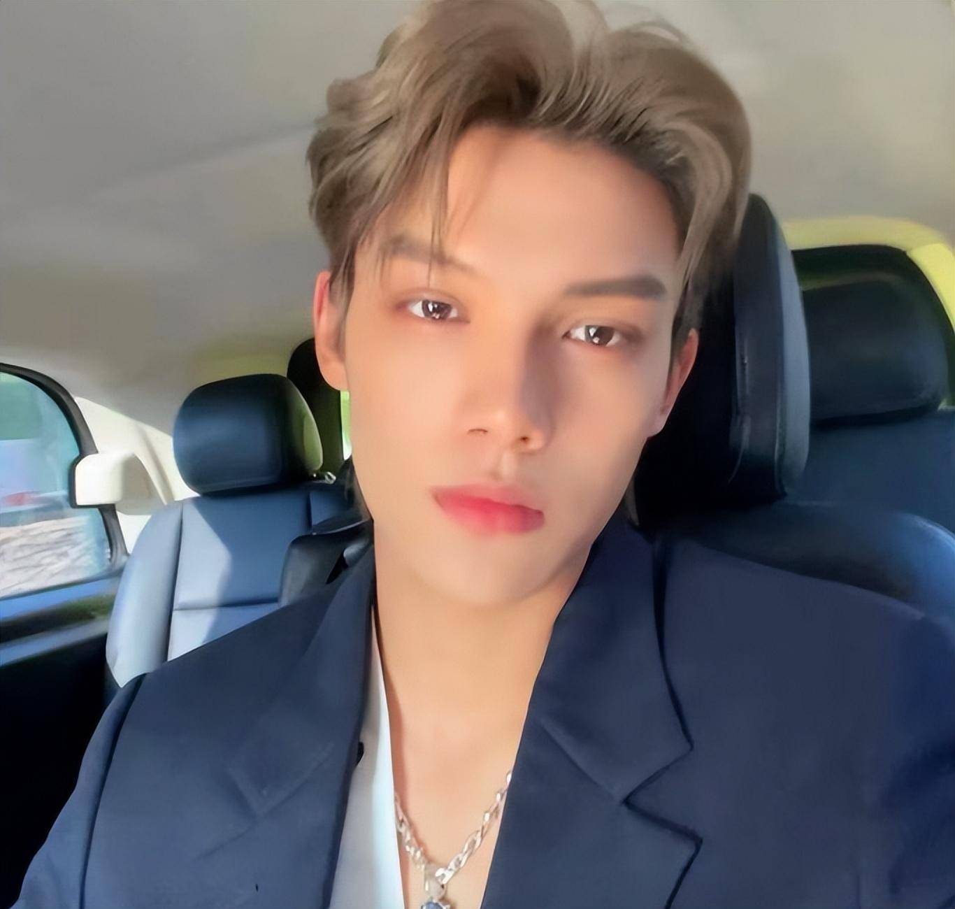 离开罗志祥周扬青放飞自我,恋上小10岁的段星星,罗昊已成过去式_照片