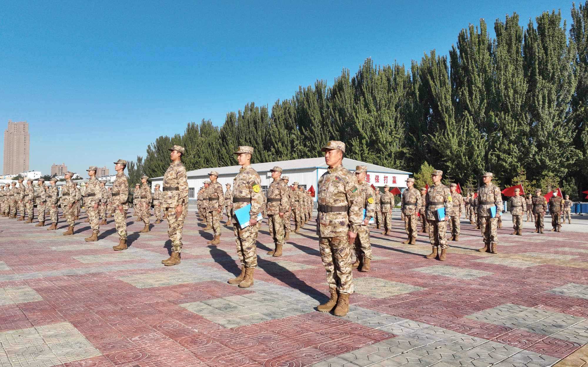 陆军某综合训练基地开展新兵开训动员仪式