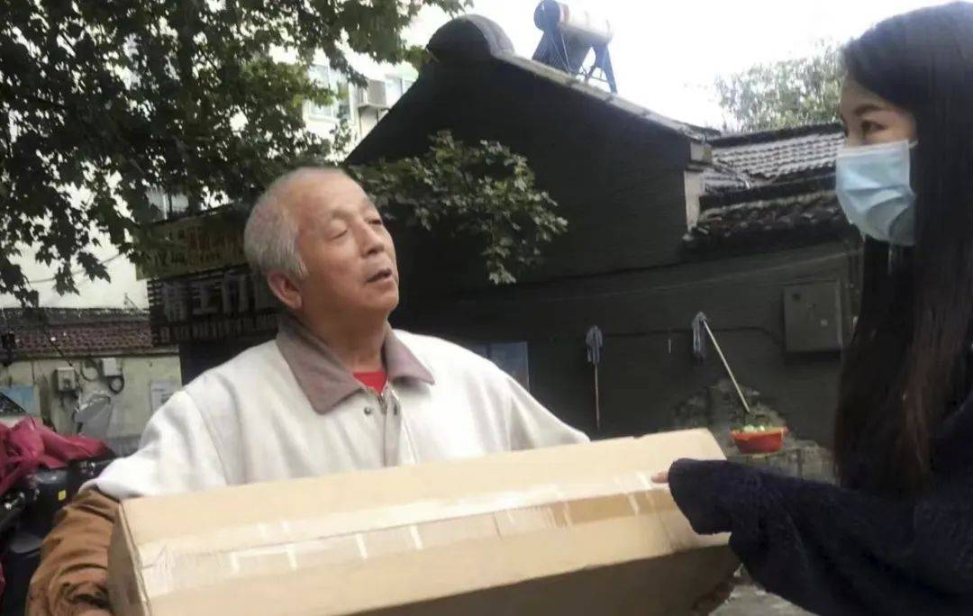 助老圆梦微心愿 精准帮扶显温情_镇江市_孤寡老人_市财政局