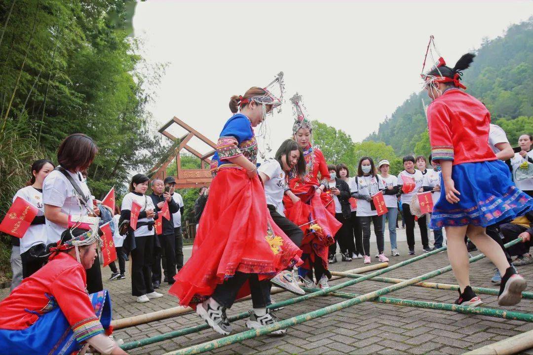 畲族舞蹈 · 竹竿舞 | 在舞动中感受畲乡魅力_东西岩_小伙_的项目