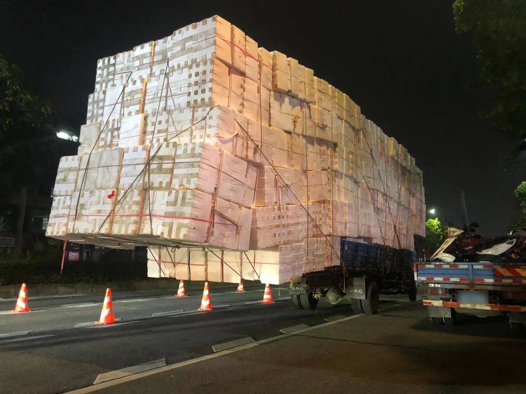 "加长版"货车,司机开车全凭感觉……_超载_车辆_机动车