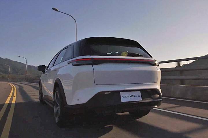 纳智捷电动车真来了,外观内饰首度公开,这次不费油了!