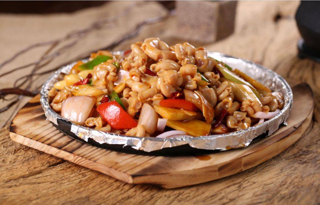 脆嫩爽口,最近今年来是人们餐桌上常见的味美佳肴,产品做法:爆炒,铁板