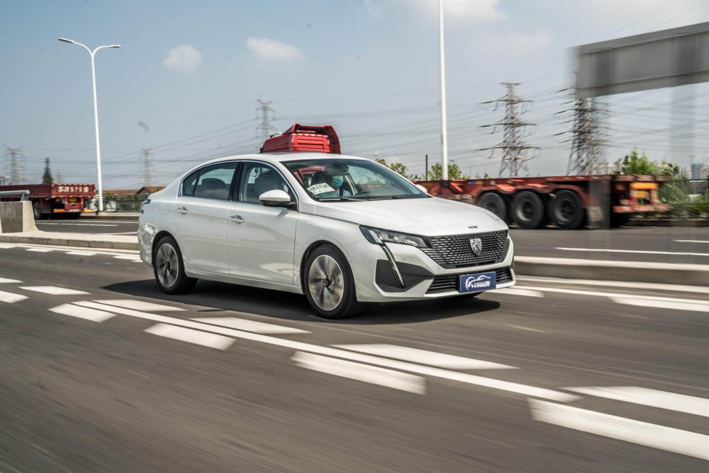 弹车评测:全新标致408,精准驾控之外更智能了,你会买吗?