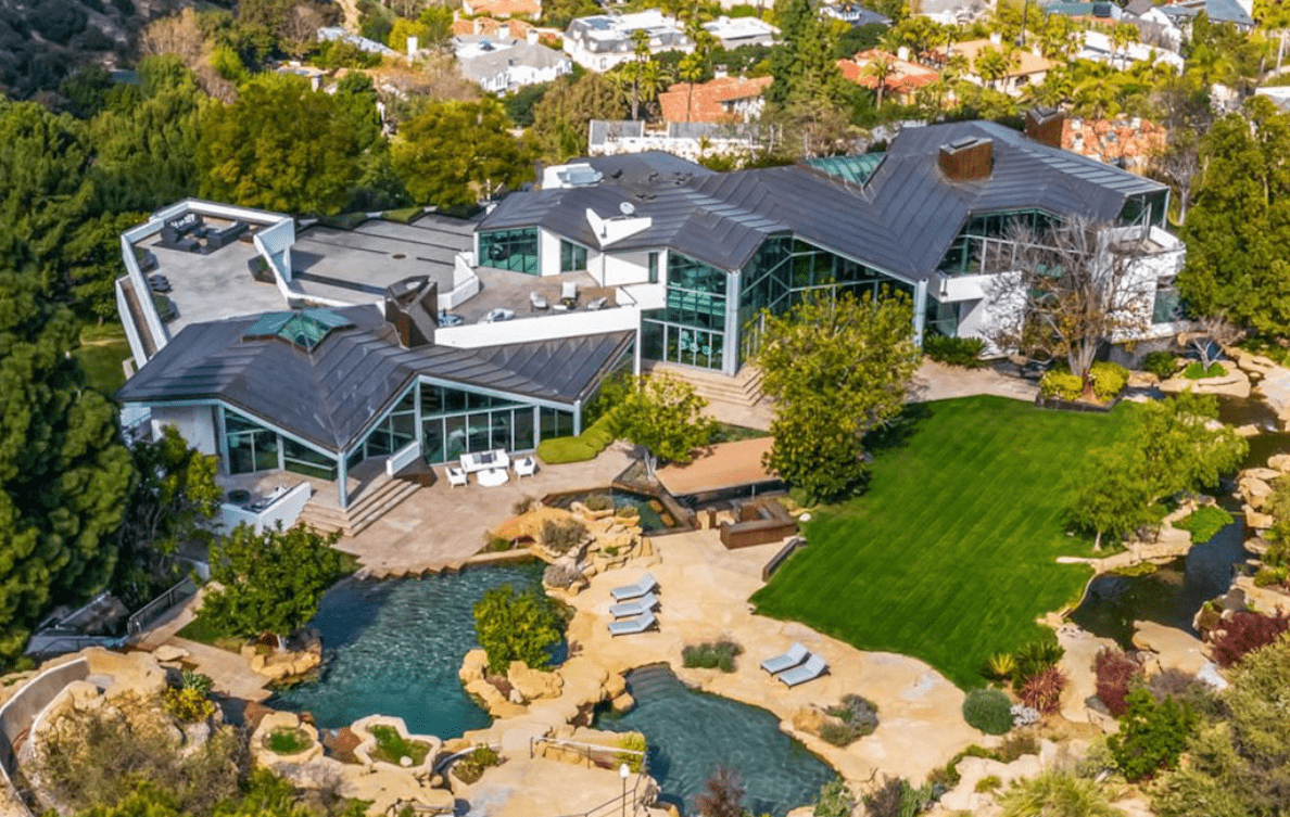 美国富人区比佛利山庄,都是有钱人住的地方,究竟是什么样的?