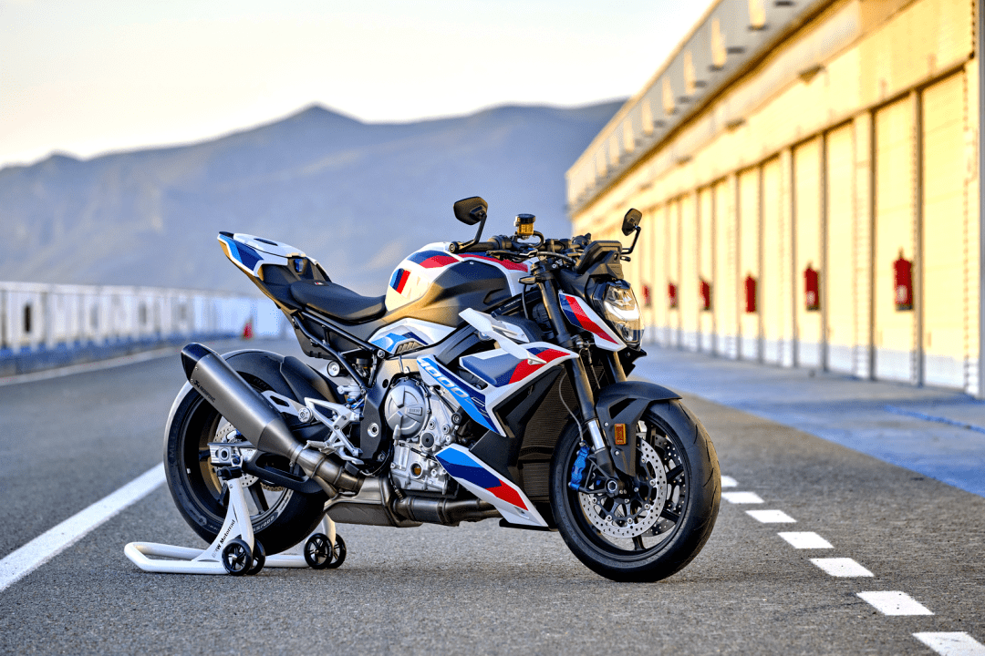 宝马摩托新 m 1000 r 户外特写_搜狐汽车_搜狐网