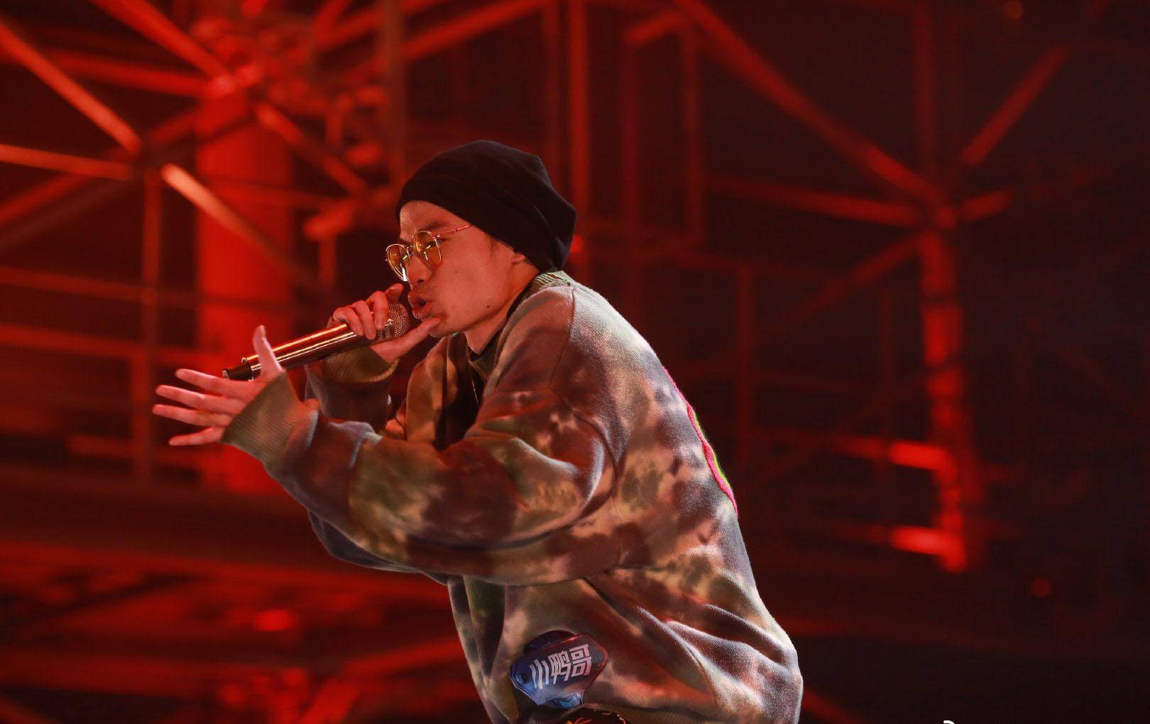 说唱听我的:曾经被嘲讽的小鸭哥,走心rap唱哭单依纯,进步太多_观众