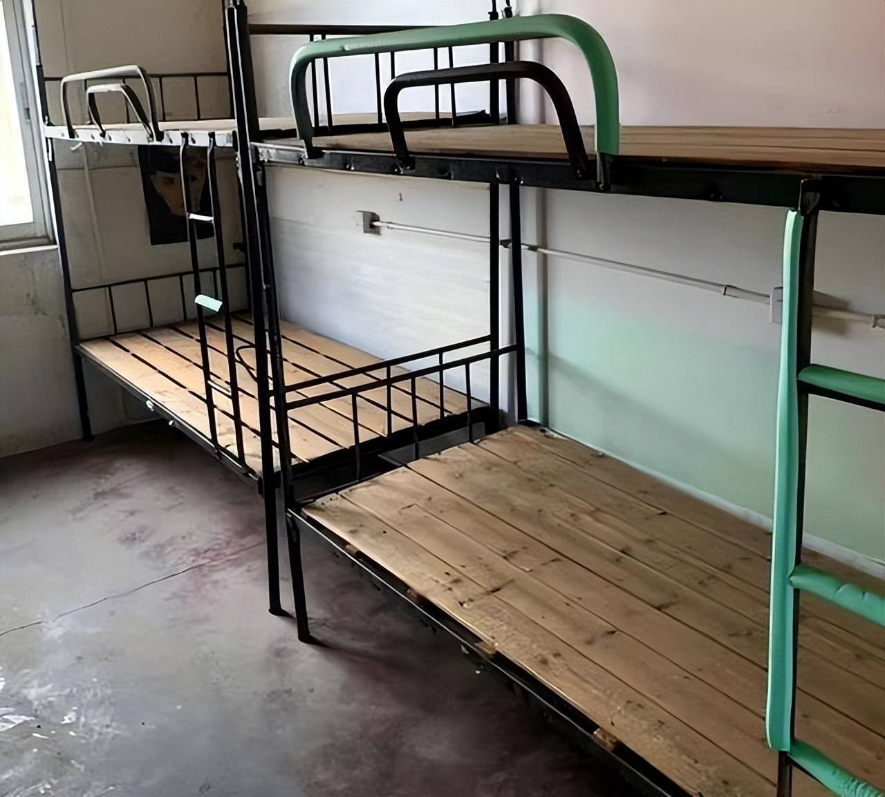 学校安排68人寝室,学生填表的那一刻"崩溃"了,满心都是拒绝_宿舍_生活