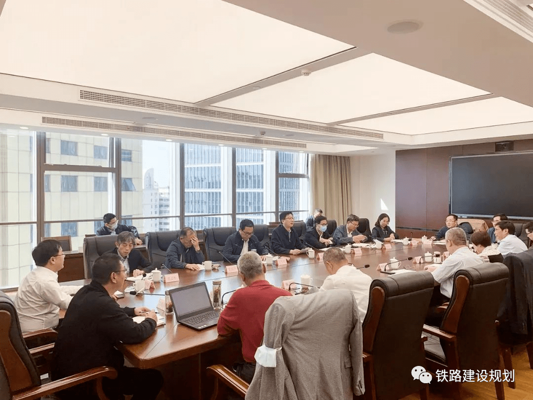 施嘉泓带队前往上海,分别与中国铁路上海局集团有限公司董事长侯文玉