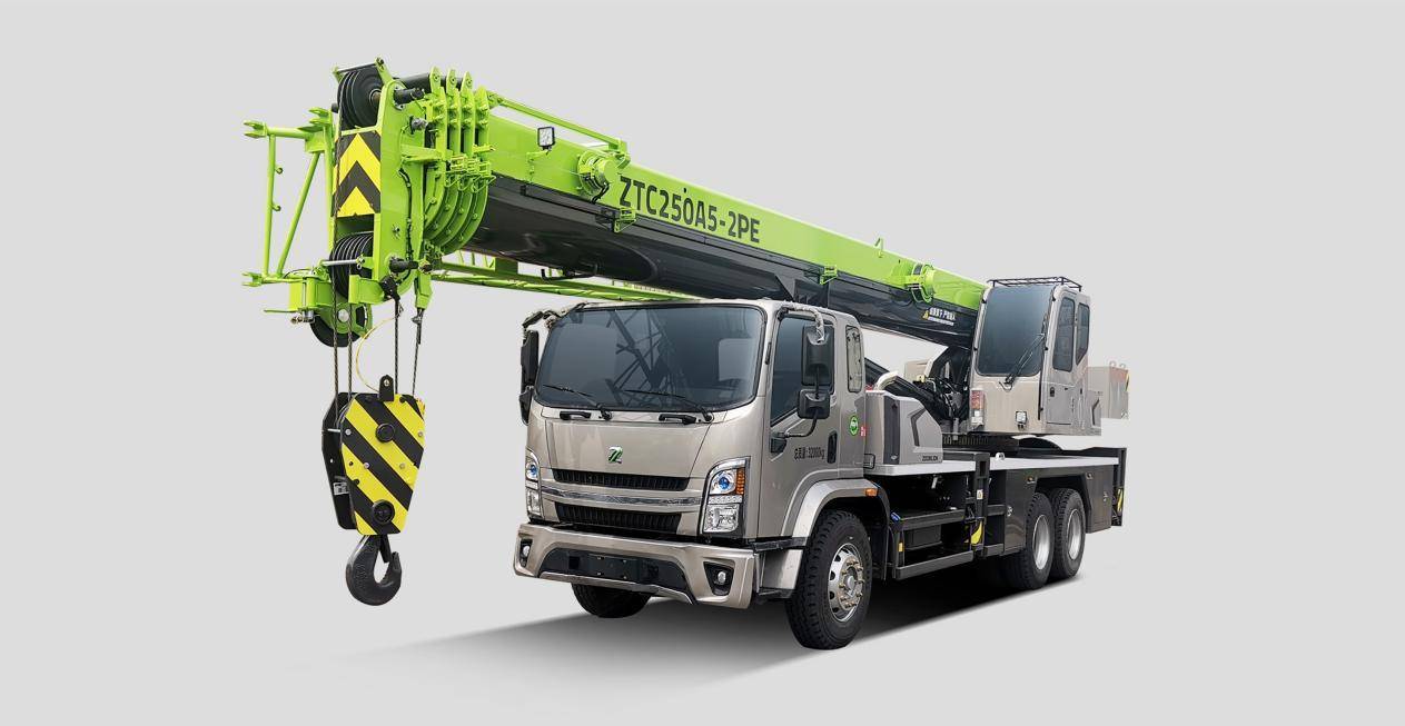 极光绿引领绿色高效益,中联重科插电版起重机助建赣州平安大桥_设备