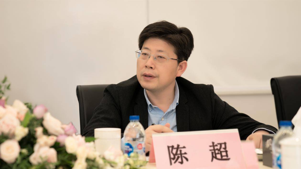 上海市松江区经委主任陈超走访丽人丽妆_发展_企业_陈主任