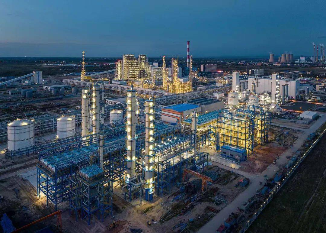 内蒙古久泰100万吨乙二醇项目气化炉一次投料成功
