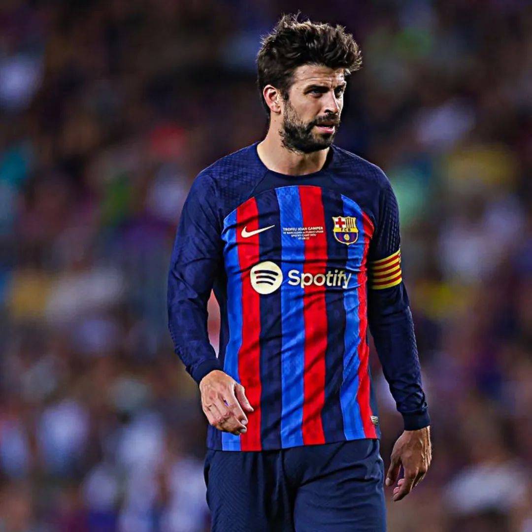 老队友小丑级表现坑苦哈维,巴萨又要去欧联了?_皮克_国米_赛季