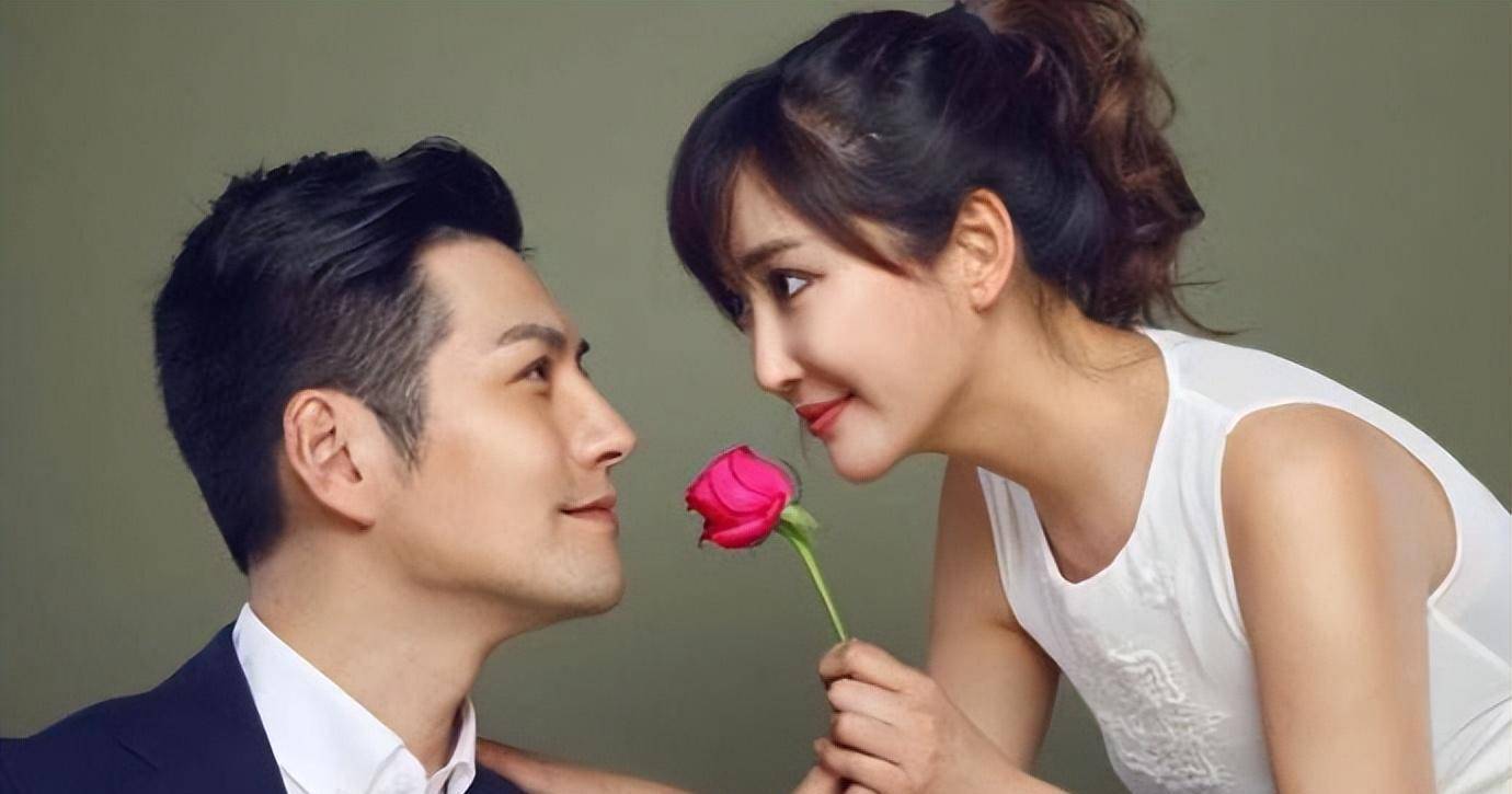 严屹宽杜若溪结婚十周年,严屹宽送二手花,是抠门还是不用心?