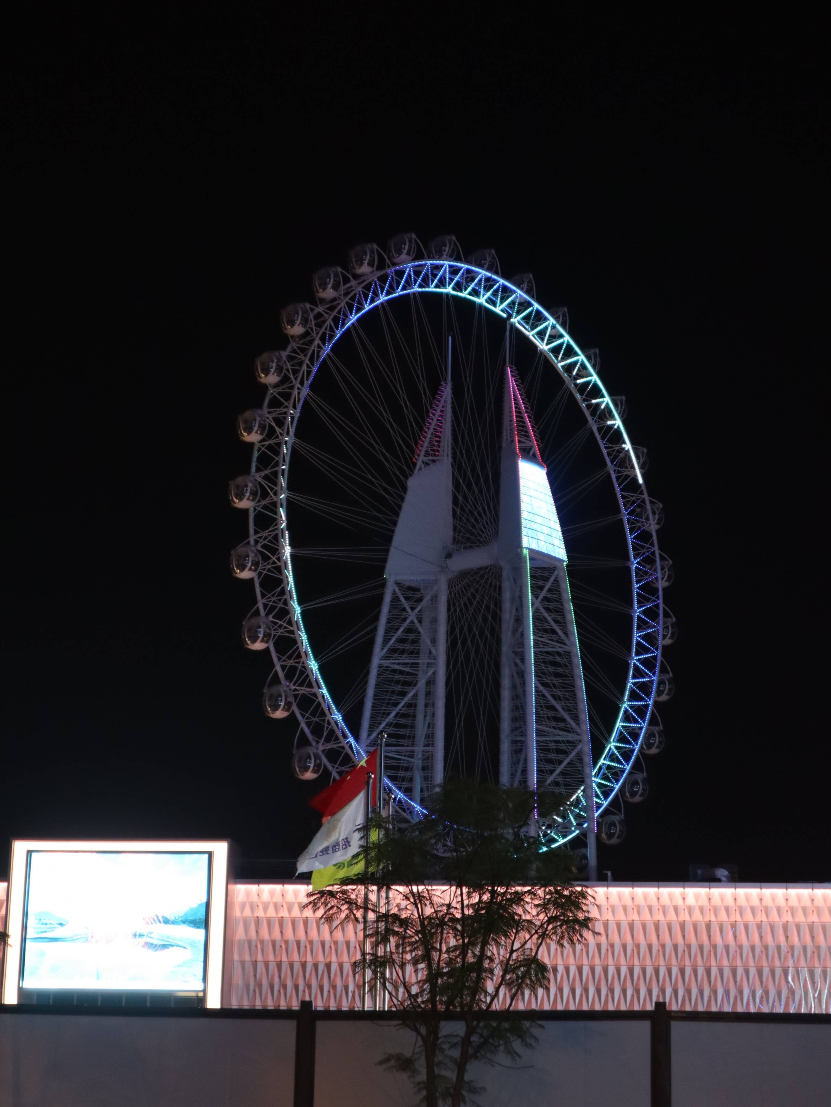 厦门新晋浪漫地标,62米摩天轮转一圈13分14秒,山海之美尽收眼底_海上