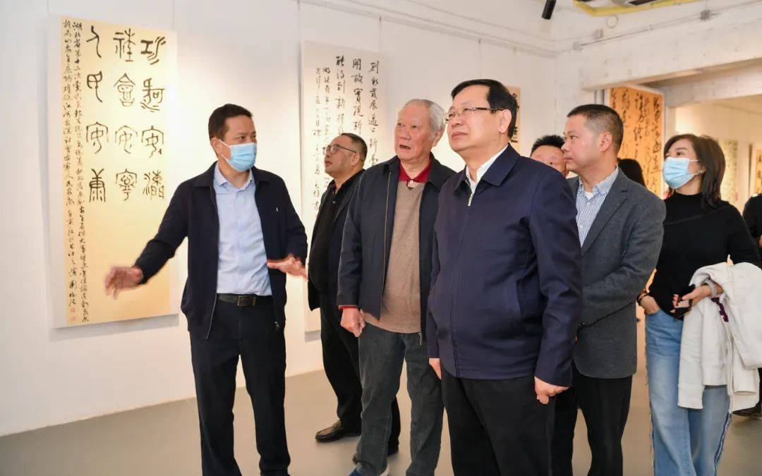 "喜迎二十大 建功先行区"湖北书法名家作品展在省档