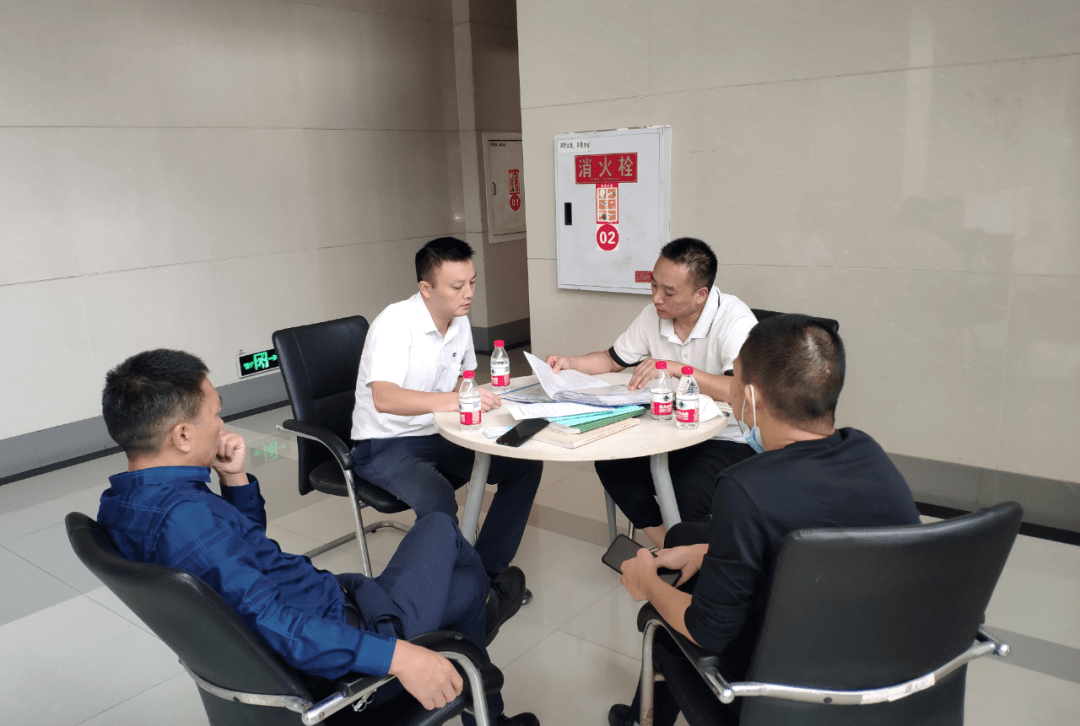 杨学春带队赴九龙坡区督导环境安全工作执法总队副总队长张梅带队赴