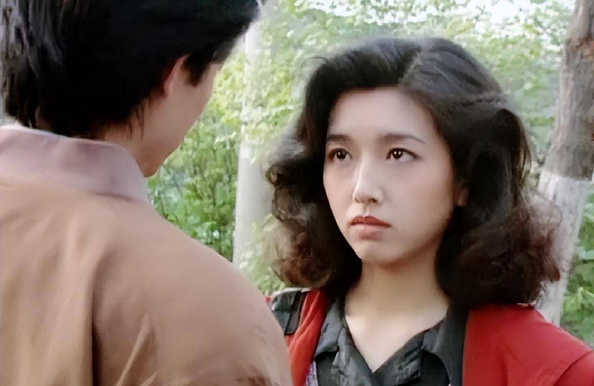 正在江珊迷茫的时候,王志文邀请江珊试镜【过把瘾】的女主角,江珊这次