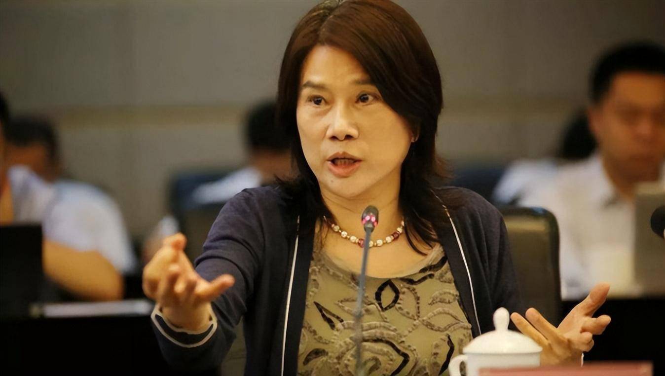 格力迎来至暗时刻,董明珠:利润只是个数字_经销商_销售_直播