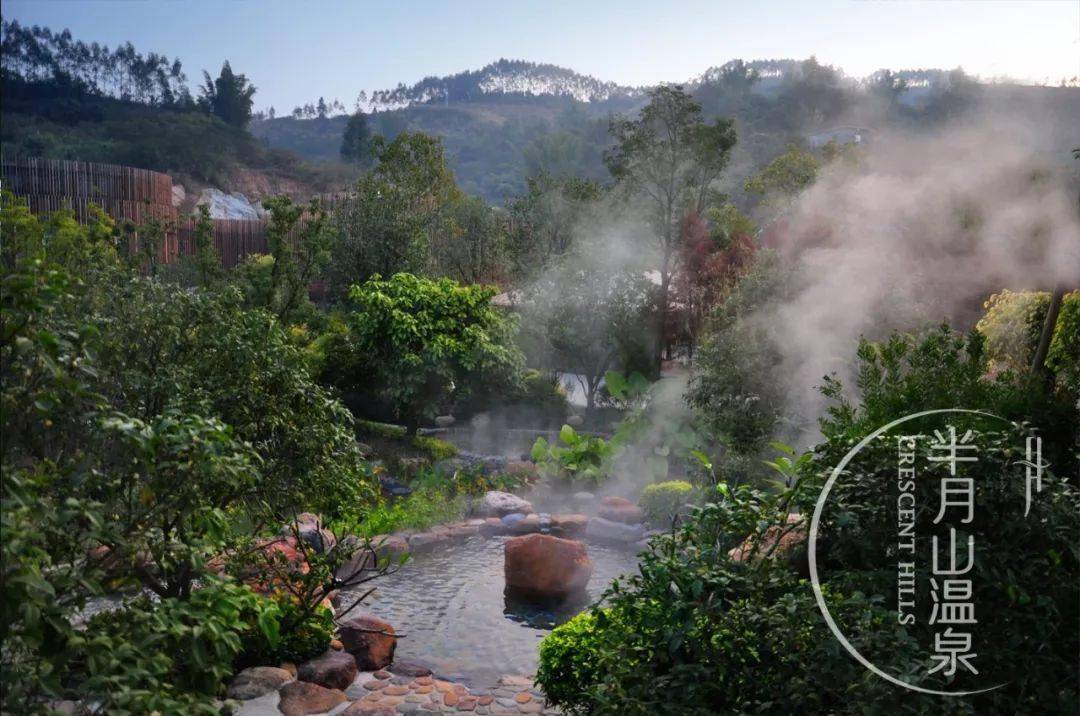 【10月23日发团】享受神仙级温泉「长泰半月山」,十里蓝山花海,寻梦谷