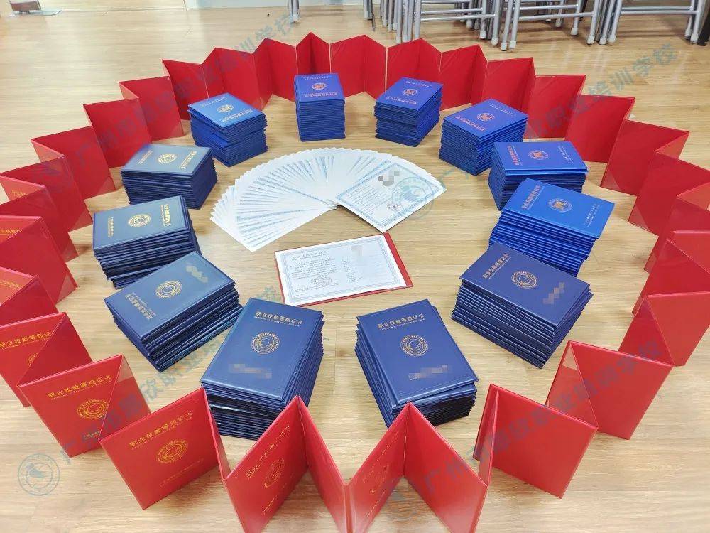 领证啦丨一大批初中高级保育师证书新鲜出炉,快来看看有没有你的?