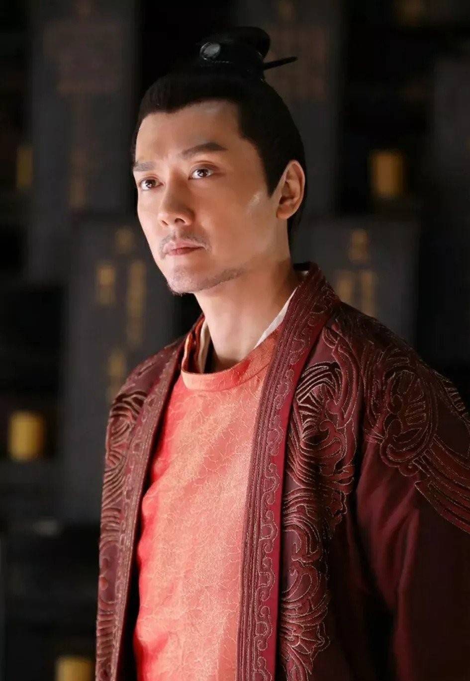 冯绍峰新剧搭景甜像父女,状态苍老颓废,男神撑不起古偶了_网友_冯叔