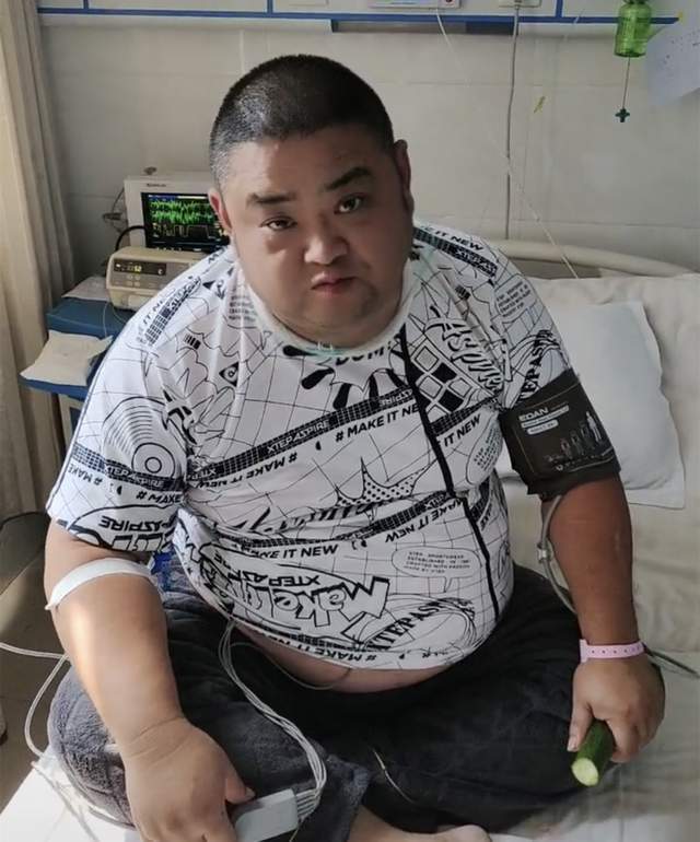 网红"河南刀哥"不幸因病去世,曾手持菜刀与城管对峙_妻子_视频_网友