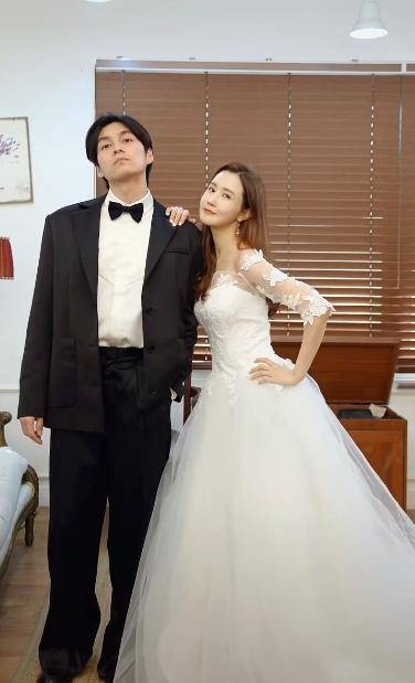 36岁李多海突晒婚纱照!