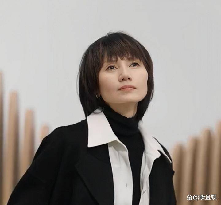 夏雨:用44字短诗给袁泉庆生,例行一年一次的"固定秀恩爱"时间_文案