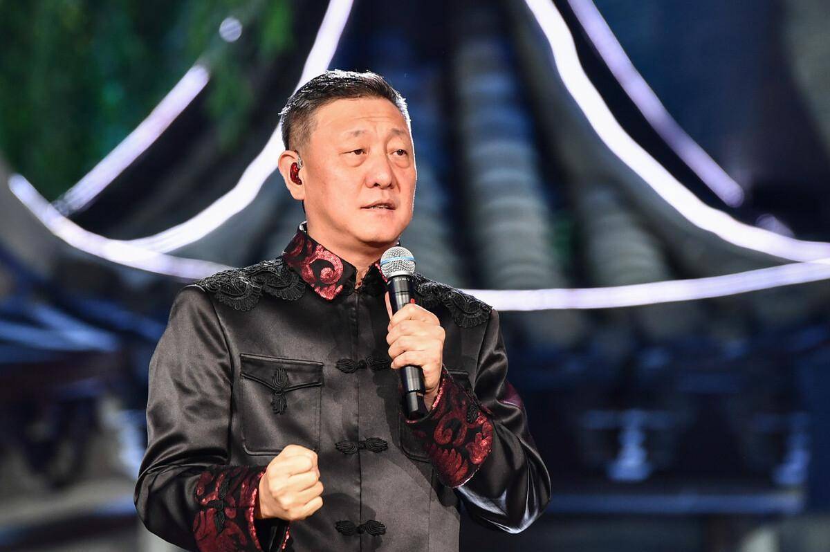 作为一个歌手在娱乐圈已经有很多年的资历了,在不少人心中韩磊还是