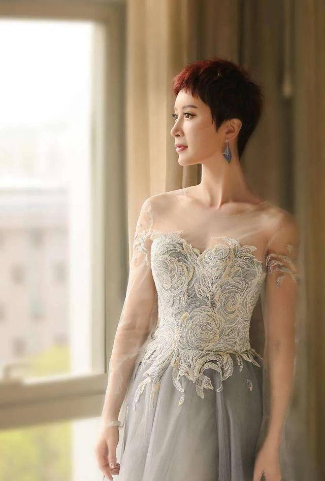 金巧巧:我长得洋气演不了农村人,被网友用一张图打脸网友_角色_外表