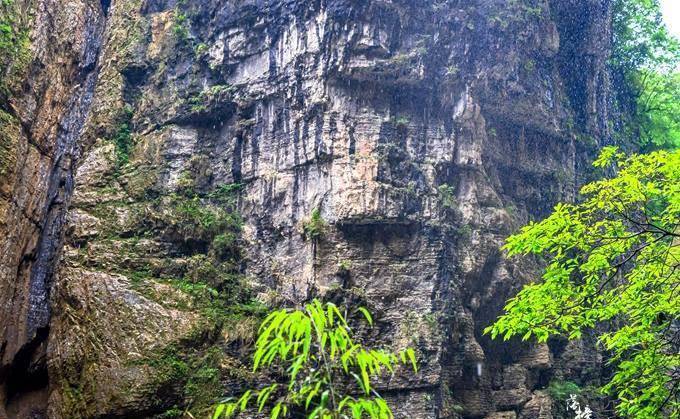恩施大峡谷有一处云龙地缝，形成于几千万年前，看后让人叹为观止