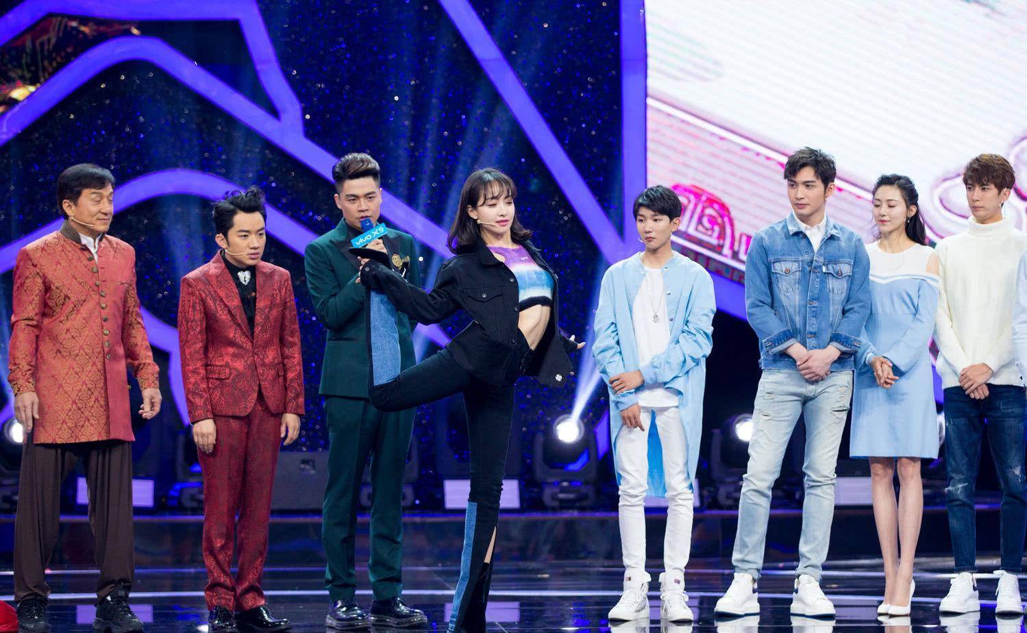 《王牌》主持沈涛婚礼曝光,妻子"深藏不露",颜值不输流量女星_节目