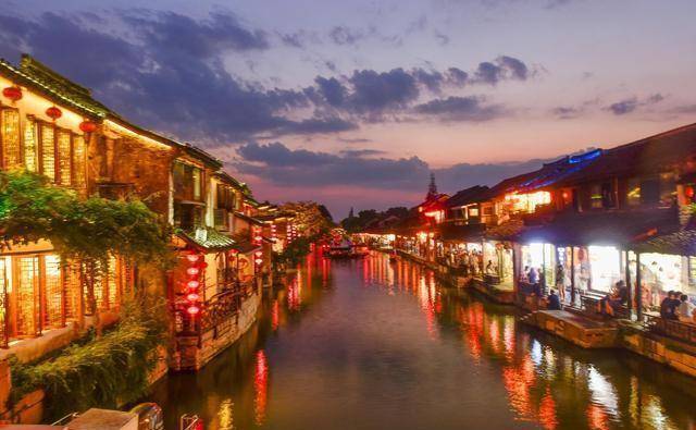 嘉兴历史文化古镇，古代吴越文化的发祥地之一，地理位置优越