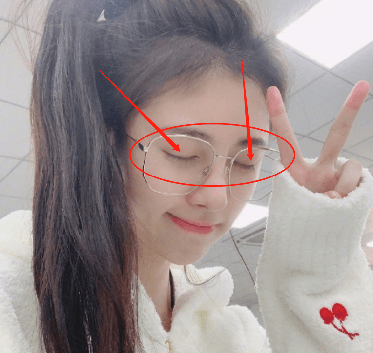 还以为鞠婧祎大眼睛是p的,看到她素颜闭眼那一刻,恕我不识泰山_美颜