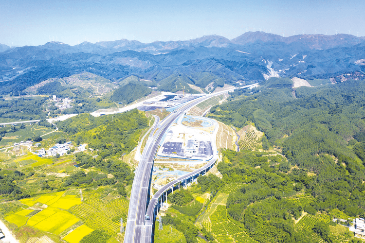 六賓高速公路建成通車 賓陽至南寧實現