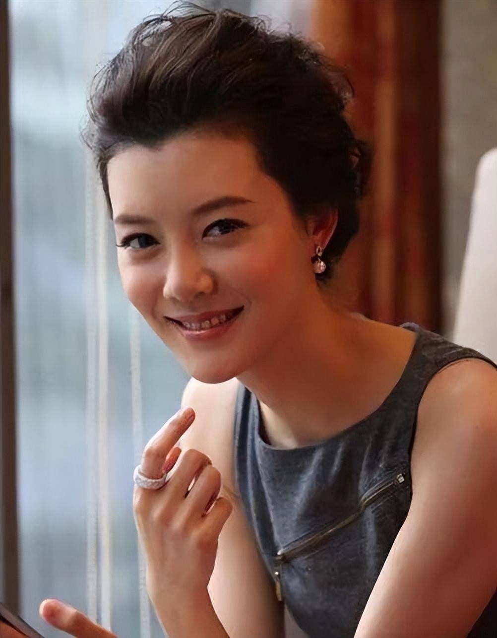 原来,车晓和妈妈聊天的时候,透露她和李兆会性格不太合得来.