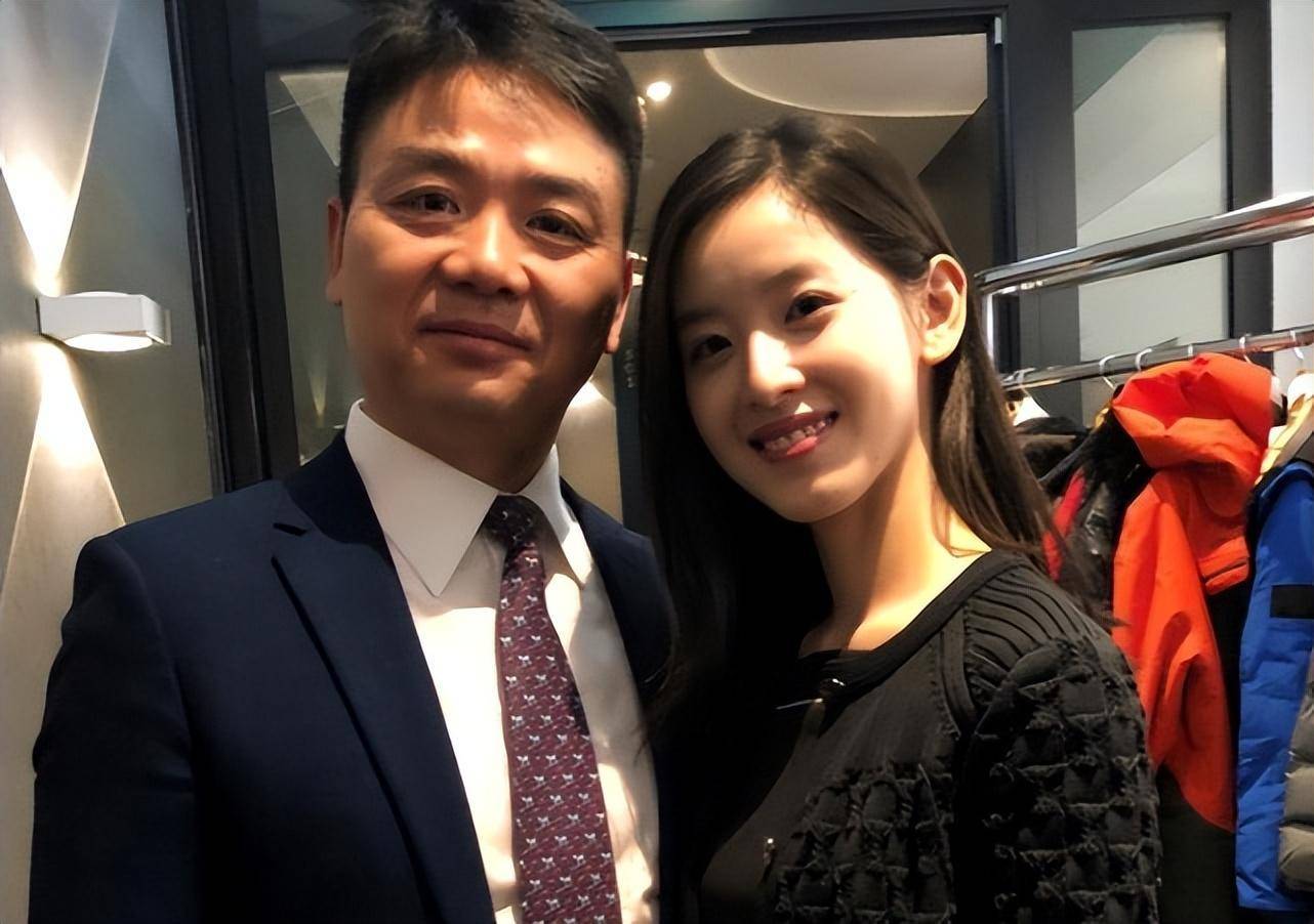 曝章澤天預產期將至,給繼子寫的賀卡上稱呼亮了 8 1ce5992793824862b81c594bc48f4b50