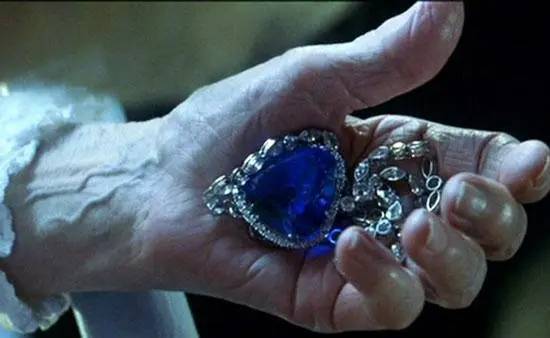 在其位于南非的普雷米尔矿山发现了"金色陛下"钻石(golden jubilee