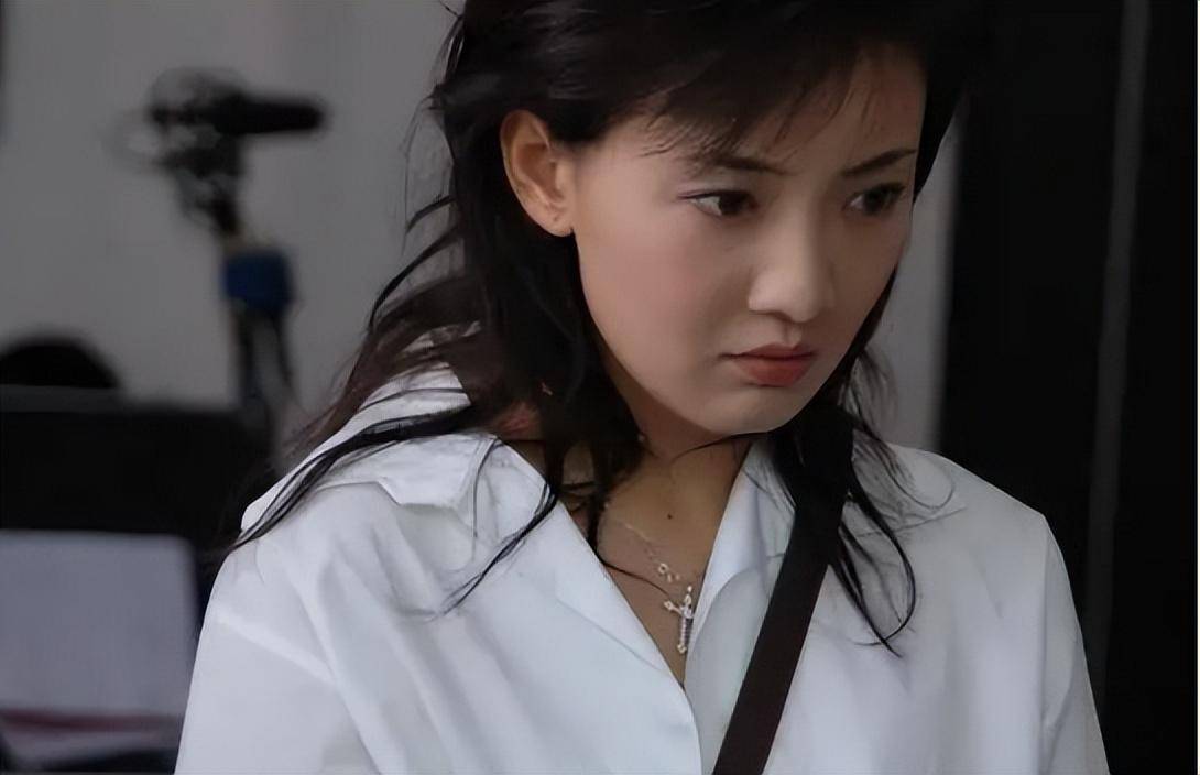 "文体全能"牛莉爽文人生:老同学暗恋她20年,丈夫将她宠上天_射击_天赋