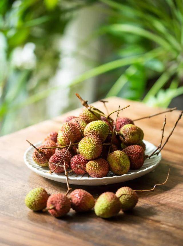 两款荔枝茶饮，带你品味荔枝新口味