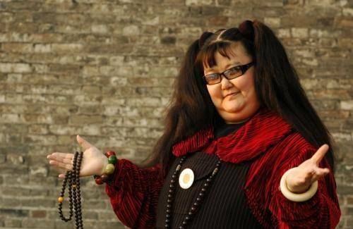 打酱油依旧红得发紫,还嫁给1米8高帅哥_谢晶晶_体重_事业