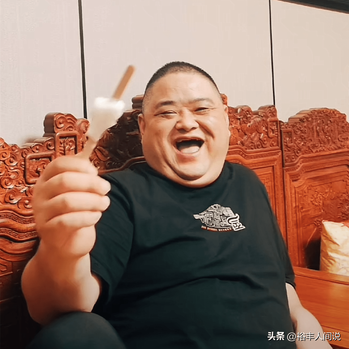 据悉,"河南刀哥"原名陈景坡,10月8日不幸病逝郑州市,10月13日在新乡
