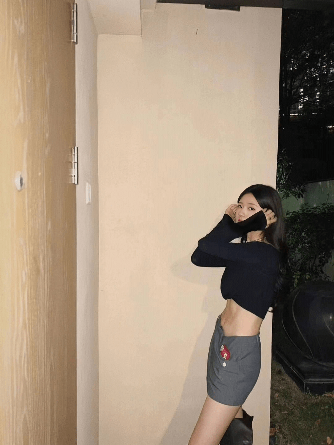 赵露思新造型满满辣妹风 长腿细腰马甲线太养眼_显高_小个子_显得