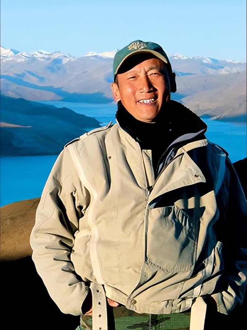 张建亚:小木匠变身大导演,与女星张瑜离婚后甘当"模范前夫"_电影_单位