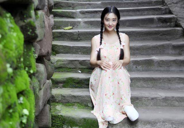 其实对于新人主播来说,积累名气是非常困难的,刘琪奕也透露过,自己在