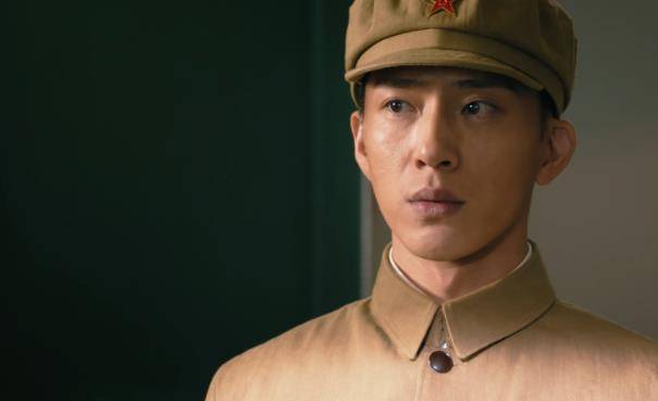 井柏然才是"人间清醒",一边维持流量,一边演主旋律正剧!